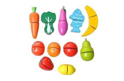 Fából készült gyümölcs és zöldség vágásra a vödörben