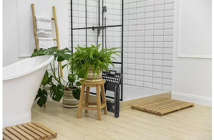 Összecsukható szék – fekete-fehér puff