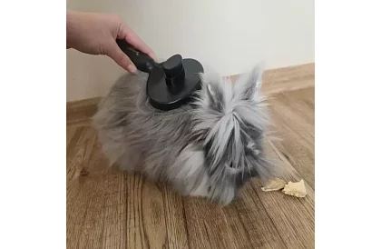 Öntisztító szőrvágó kefe