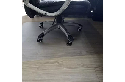 Védőpárna szék alá 90x130 cm - tejes