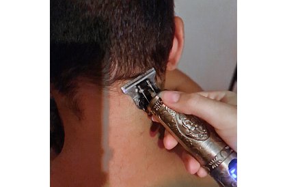 Zuhanyvágó és szakállvágó 4 az 1-ben