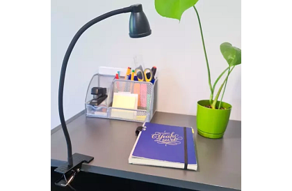 LED asztali lámpa fém klipszel – fekete