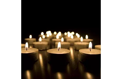 Teásgyerty fehér – égési idő 4 óra – csomagolás 100 db