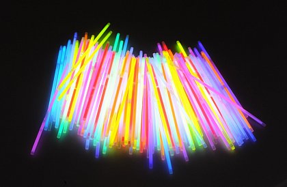 Ragyogó botok lightstick – 100 db neon pálca. Tökéletese a pártikra, és ünnepségekre!