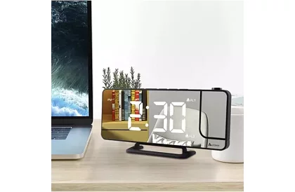 Tüköróra ébresztővel és projektorral