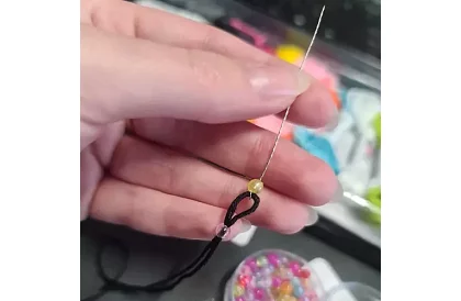 Kreatív készlet karkötő készítéséhez