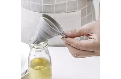 Univerzális összecsukható szilikon tölcsér