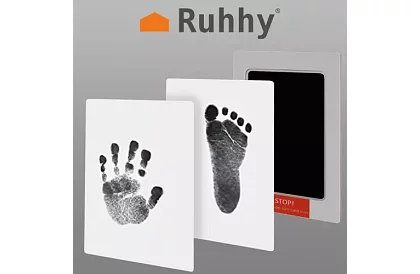 Gyermekkezek és lábak lenyomata - Nesmaring Ink