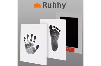 Gyermekkezek és lábak lenyomata - Nesmaring Ink