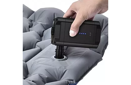 Akkumulátoros szivattyú matracokhoz, hajókhoz, labdákhoz és medencékhez