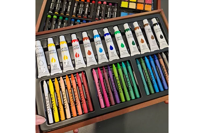 Festék készlet fából készült tokban – 130 elem