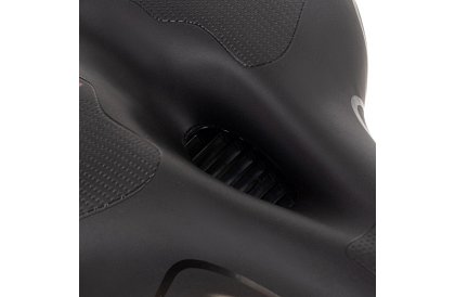 Cyklistikai nyereg ACTIVE szellőzéssel és vízálló borítással