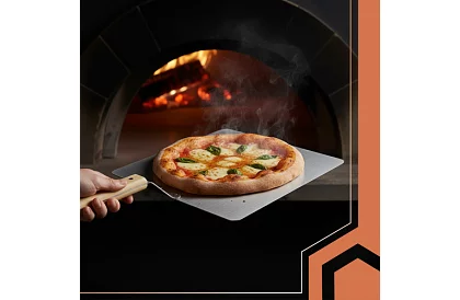 Rozsdamentes acél pizza lapát fából készült nyéllel
