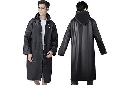 Erős fekete oversized esőkabát