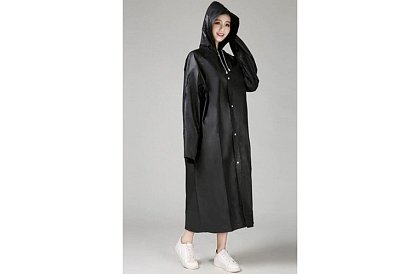 Erős fekete oversized esőkabát