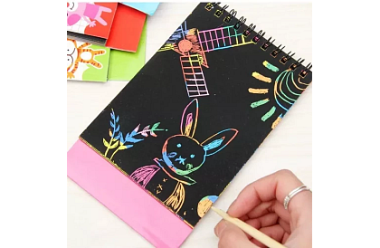 Kapargató jegyzet fa stylusszal - scratch note