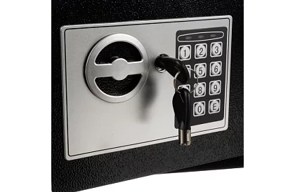 Elektronikus széf kulccsal és kódzárral – értékek biztonságos tárolása