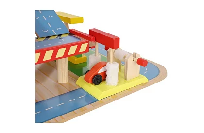 Fa parkoló – garázs a gyerekeknek