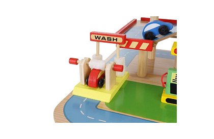 Fa parkoló – garázs a gyerekeknek