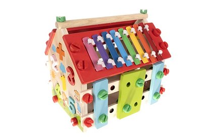 Fábólított oktatási érzékelő házikó