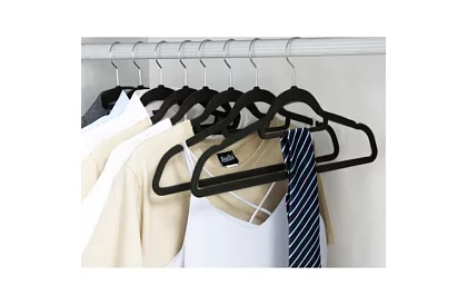 Samet vállfák ruhákhoz - 20 db - fekete