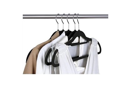 Samet vállfák ruhákhoz - 20 db - fekete