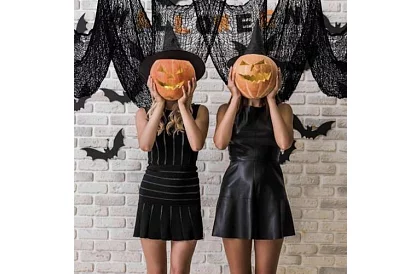 Nagy műanyag pókháló Halloweenra – 198x76 cm - fekete