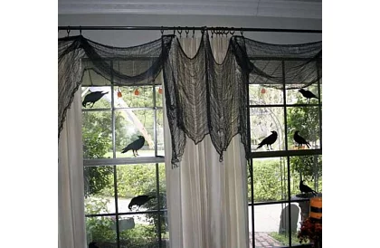 Nagy műanyag pókháló Halloweenra – 198x76 cm - fekete