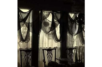 Nagy műanyag pókháló Halloweenra – 198x76 cm - fekete