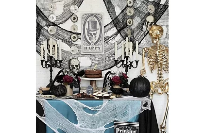 Nagy műanyag pókháló Halloweenra – 198x76 cm - fekete
