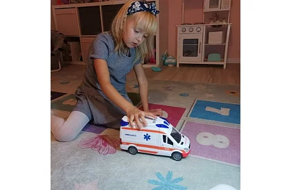 Mentőautó – mentő, hang- és fényjelzéssel