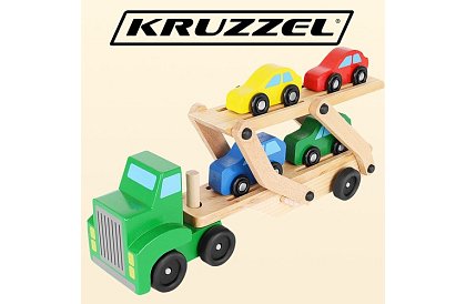 Fából autókat szállító teherautó kisautókkal