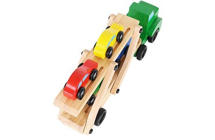 Fából autókat szállító teherautó kisautókkal