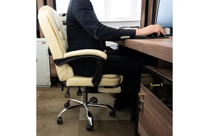 Irodai szék kihúzható lábtartóval - krém színű