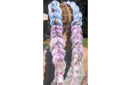 Szinonim ombre fonatok csillogó hajra – lila-kék