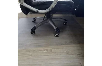 Védőpárna szék alá 100 × 140 cm – tejes