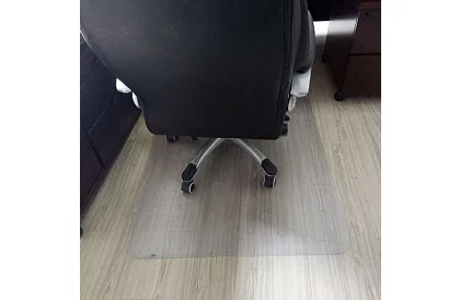 Védőpárna szék alá 100 × 140 cm – tejes