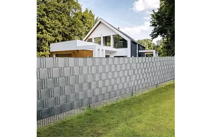 Árnyékoló szalag kerítéshez szürke - panel 630 g/m² + klipszek