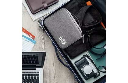 Utazási szervező kábelekhez és töltőkhöz