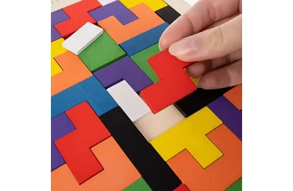 Fából készült Tetris puzzle