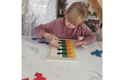 Fából készült Tetris puzzle