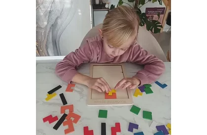 Fából készült Tetris puzzle