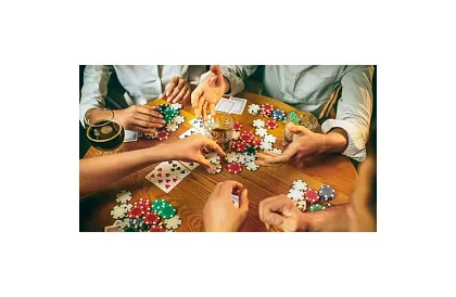 Teljes pókerkészlet - 300 zseton egy táskában