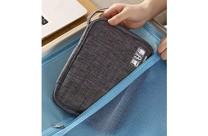 Utazási tok – kábelek és töltők szervezője