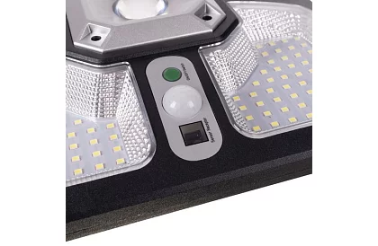 LED Napelemes lámpa távirányítóval