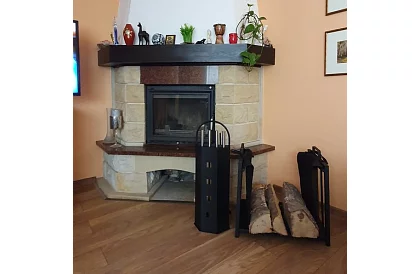 Tűzifa tartó a kandallóhoz